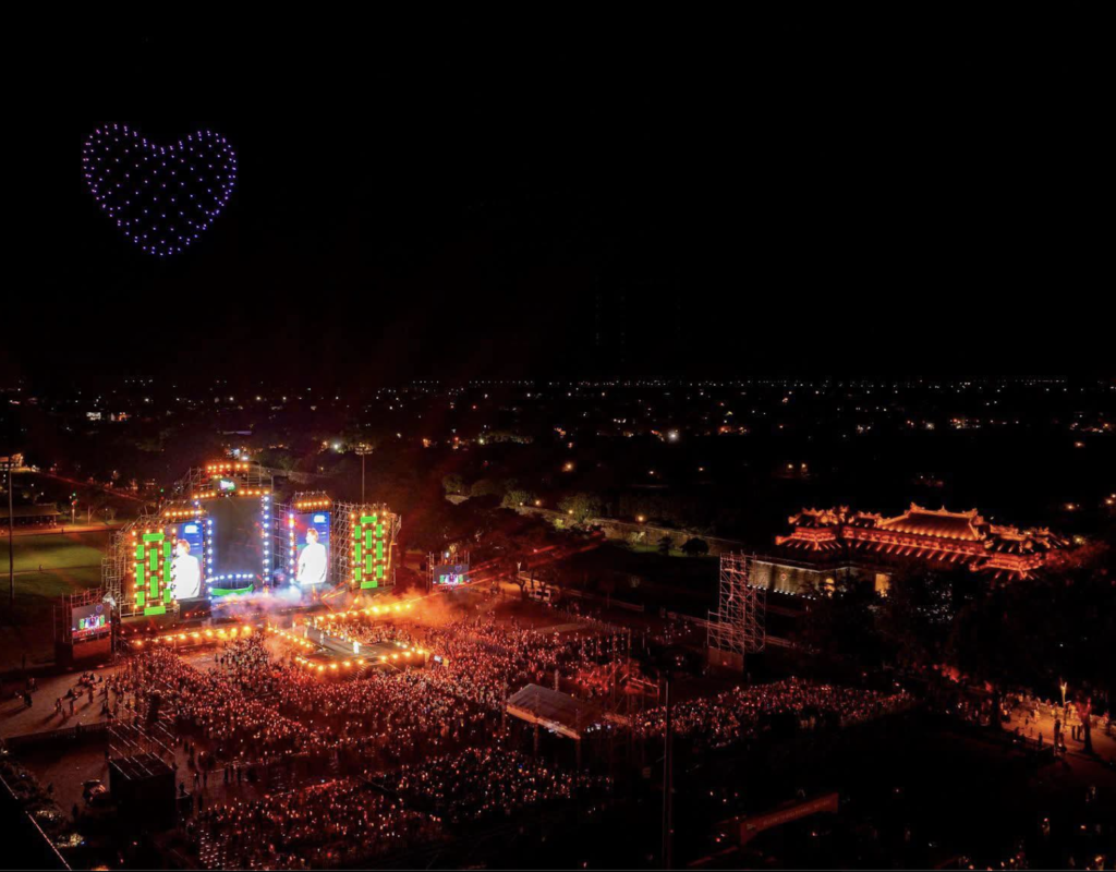 đại nhạc hội mega booming được tổ chức bởi BamBoo Artists Agency (BAA) tại thành phố Huế trong năm du lịch quốc gia